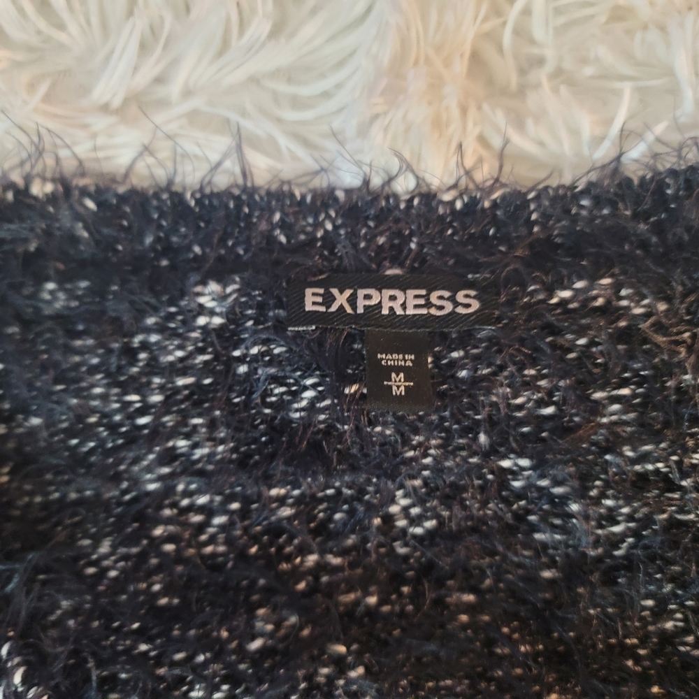 Express Sweater - Picture 7 of 8